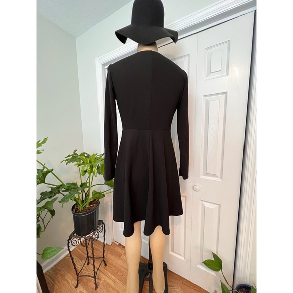 CLUB L BY ASOS BLACK LONG SLEVE ROSE EMBROIDERED SKATER DRESS US SIZE 14 - Picture 4 of 8